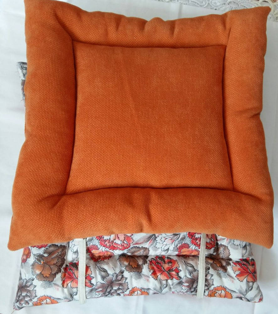 

Подушки на табуреты, лавки, стулья 32×32