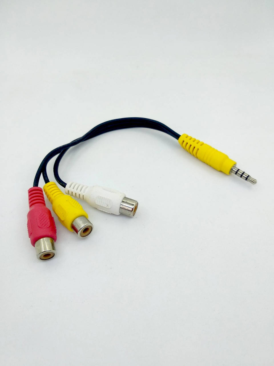 

Кабель 3.5mm папа/3RCA мама 0.15m черный
