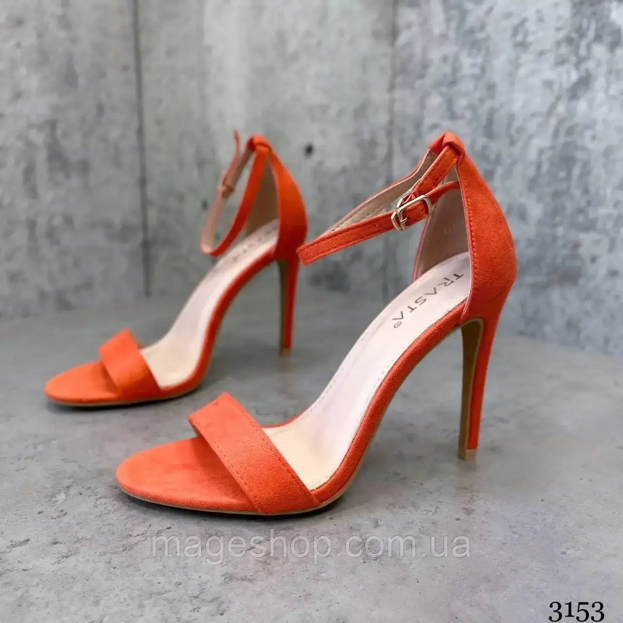 

Женские замшевые босоножки на шпильке, оранжевые 39
