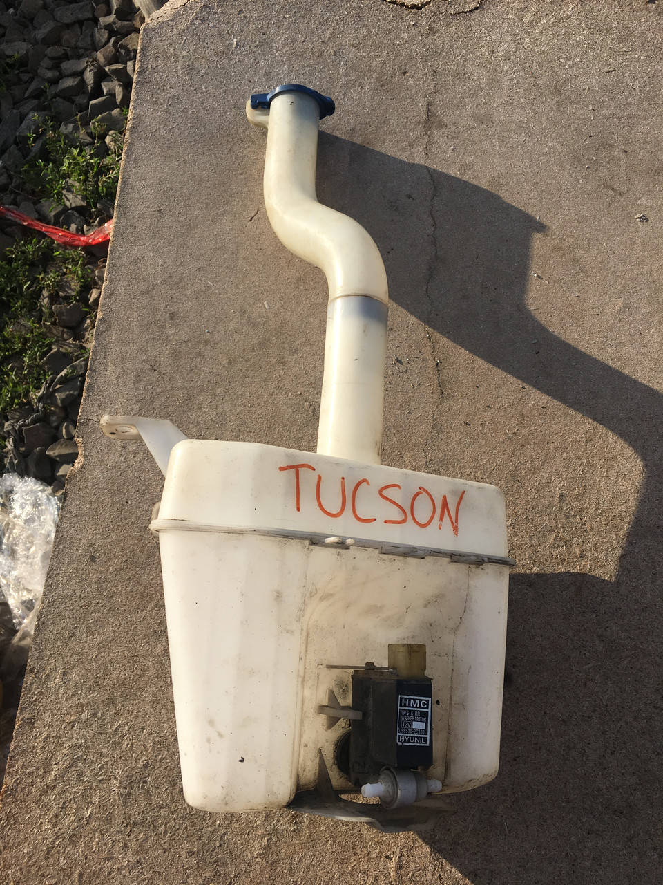 

Бачок омивача з моторчиком Hyundai Tucson 2004-2010