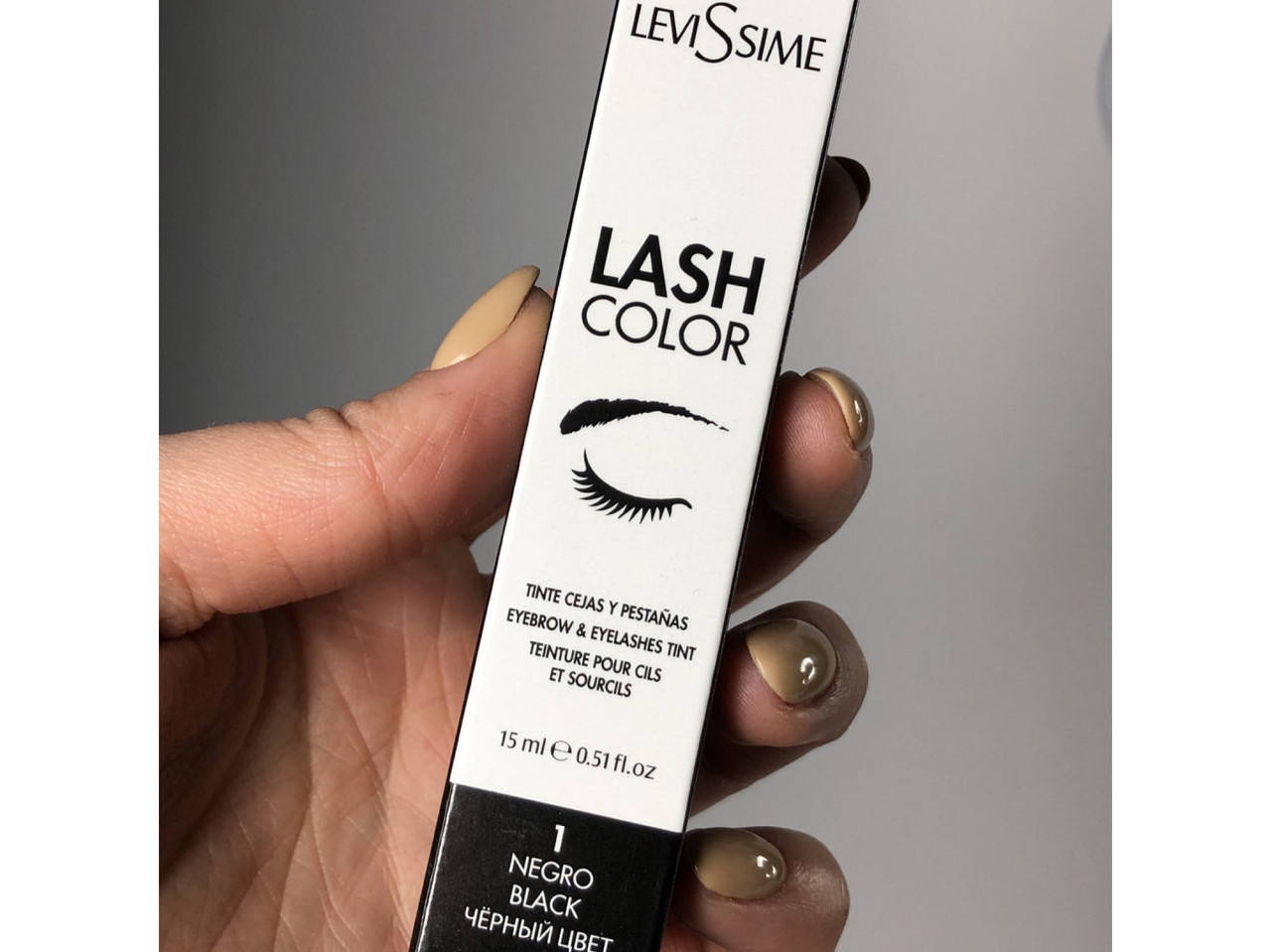 

1. Black Чёрный цвет Levissime краска для бровей.