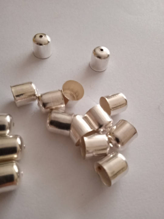 

Наконечник для бус, шнуров, жгутов