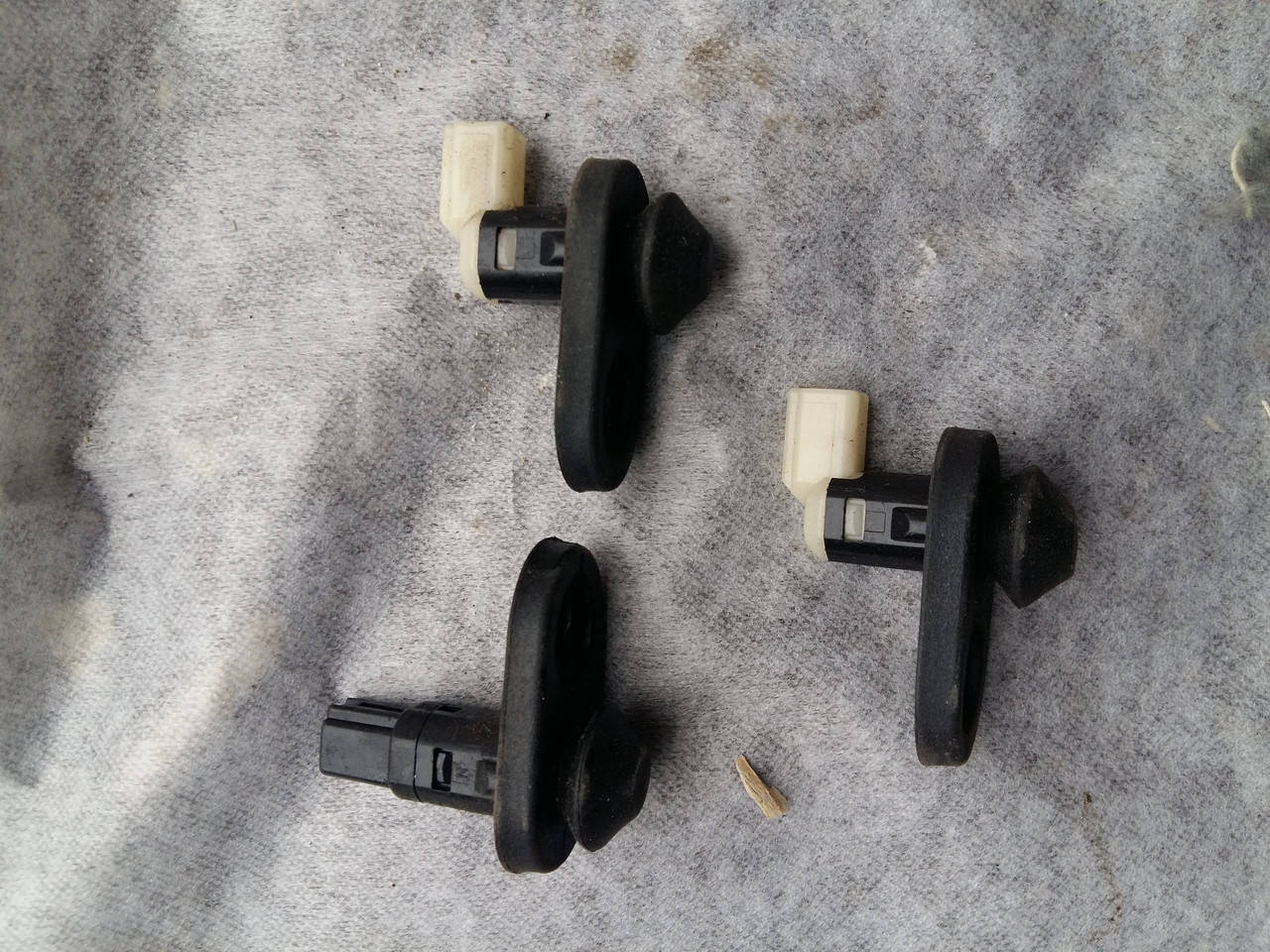 

Концевик дверной Toyota Avensis Verso 84231-60070