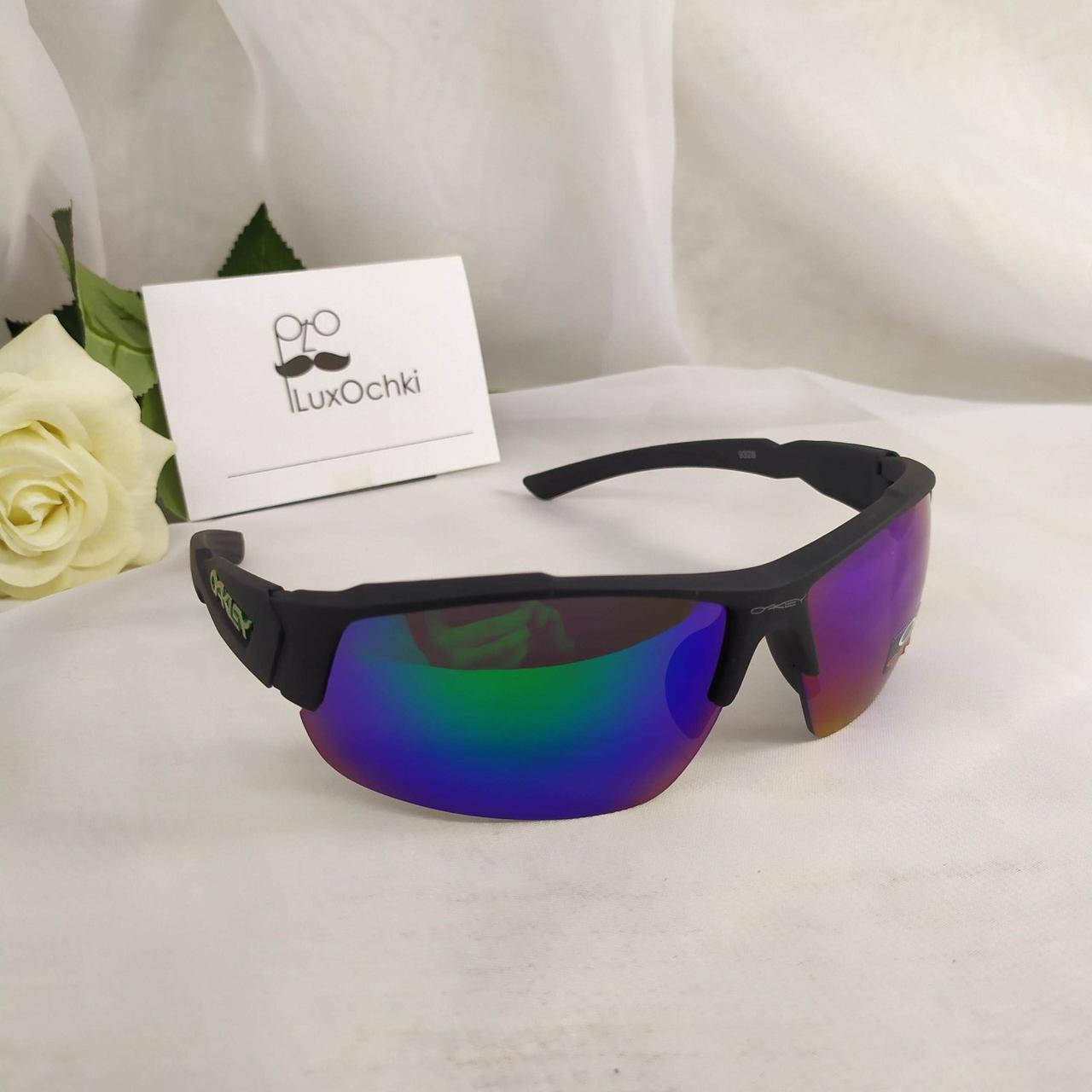 

Спортивные солнцезащитные очки oakley