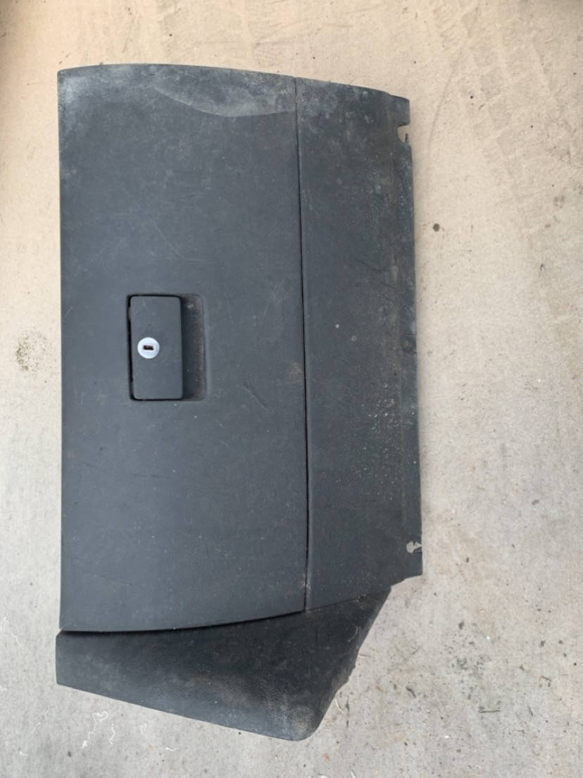 

Бардачок Volkswagen Golf IV