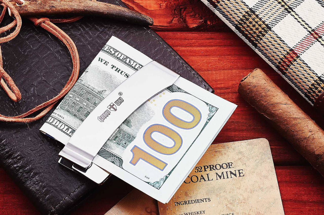 

Зажим для денег - нож складной 6662 PC с качественной стали 440C