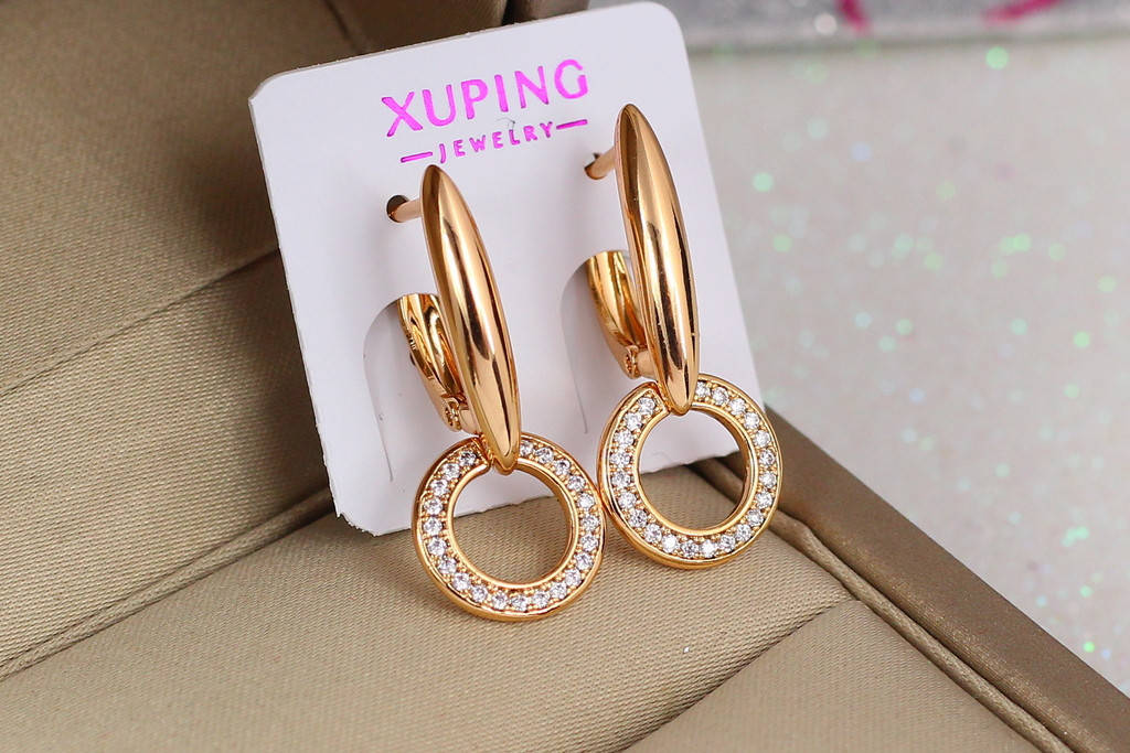

Серьги Xuping Jewelry на капле колечко из камешков 2.5 см золотистые