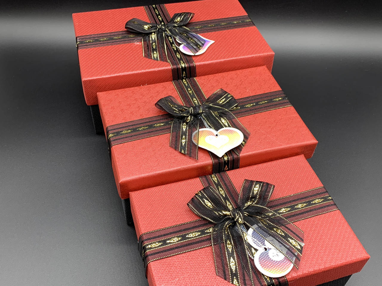 

Коробка подарочная с бантиком. 3шт/комплект. 19х12х7см.