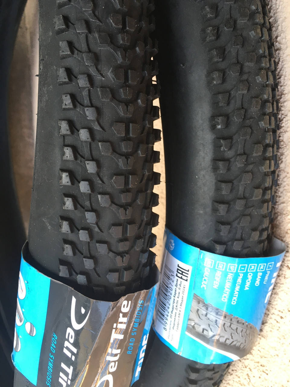 

Покрышка для велосипеда 27.5 X 2.10 Deli Tire SA-294 Индонезия