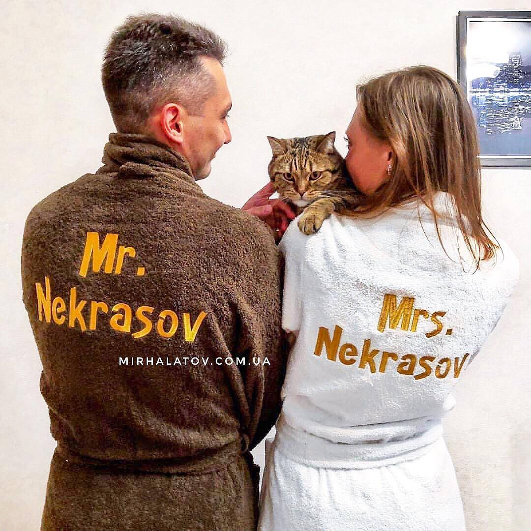 

Халат именной махровый с вышивкой (натуральная махра, хлопок 100%), коричневый, S