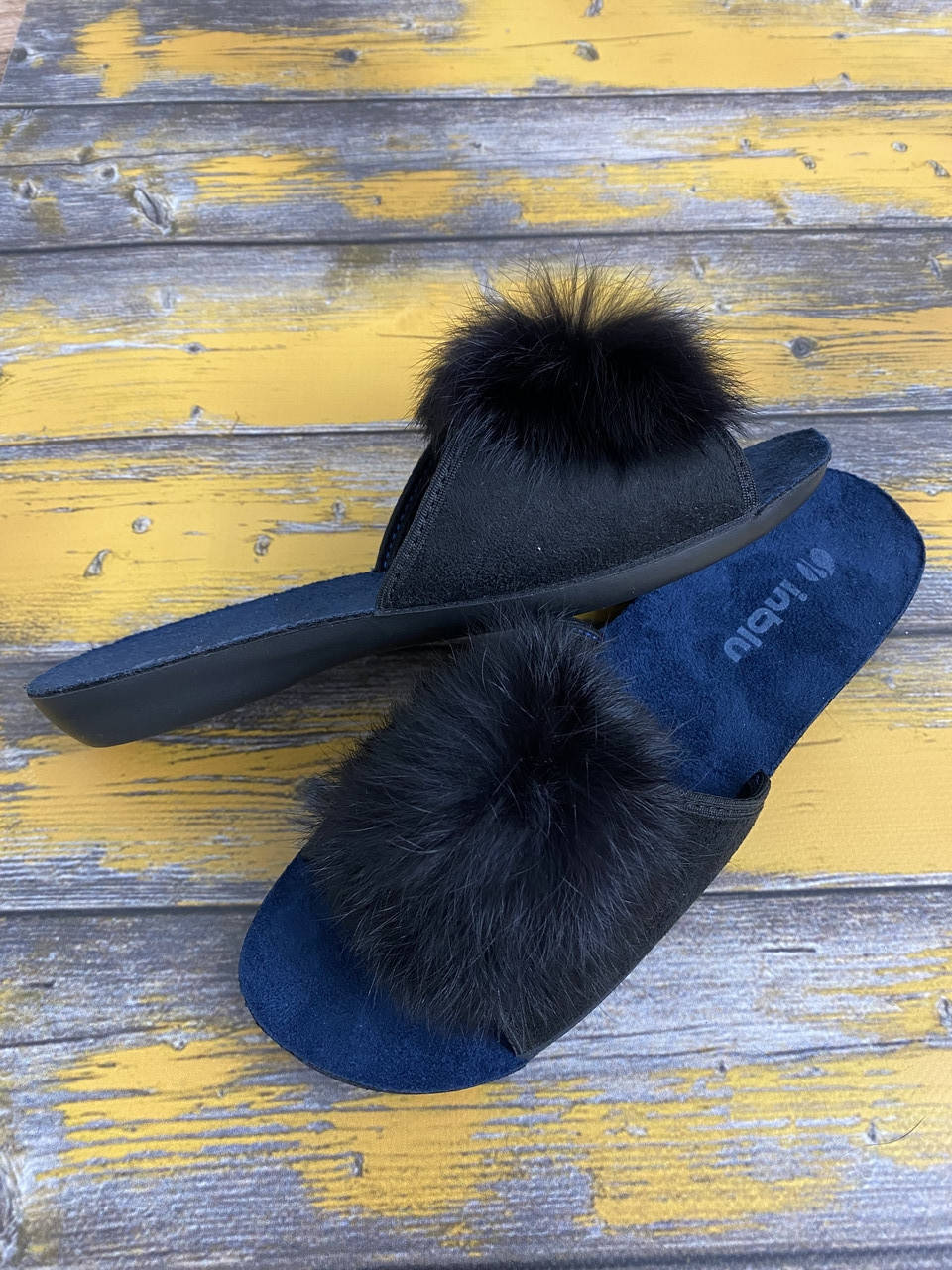 

Женские тапочки Inblu чёрный верх/синий стелька.36,37,38,39,40 маломерят на размер. 40