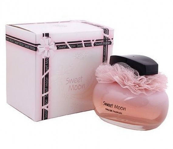 

Парфюмированная вода женская Sweet Moon 100ml