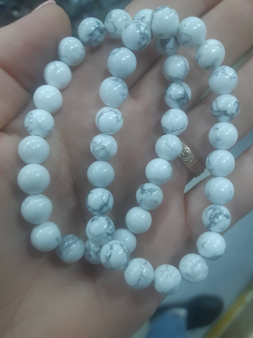 

Бусины Кахолонг на нитке гладкий шарик d-8мм L-37см