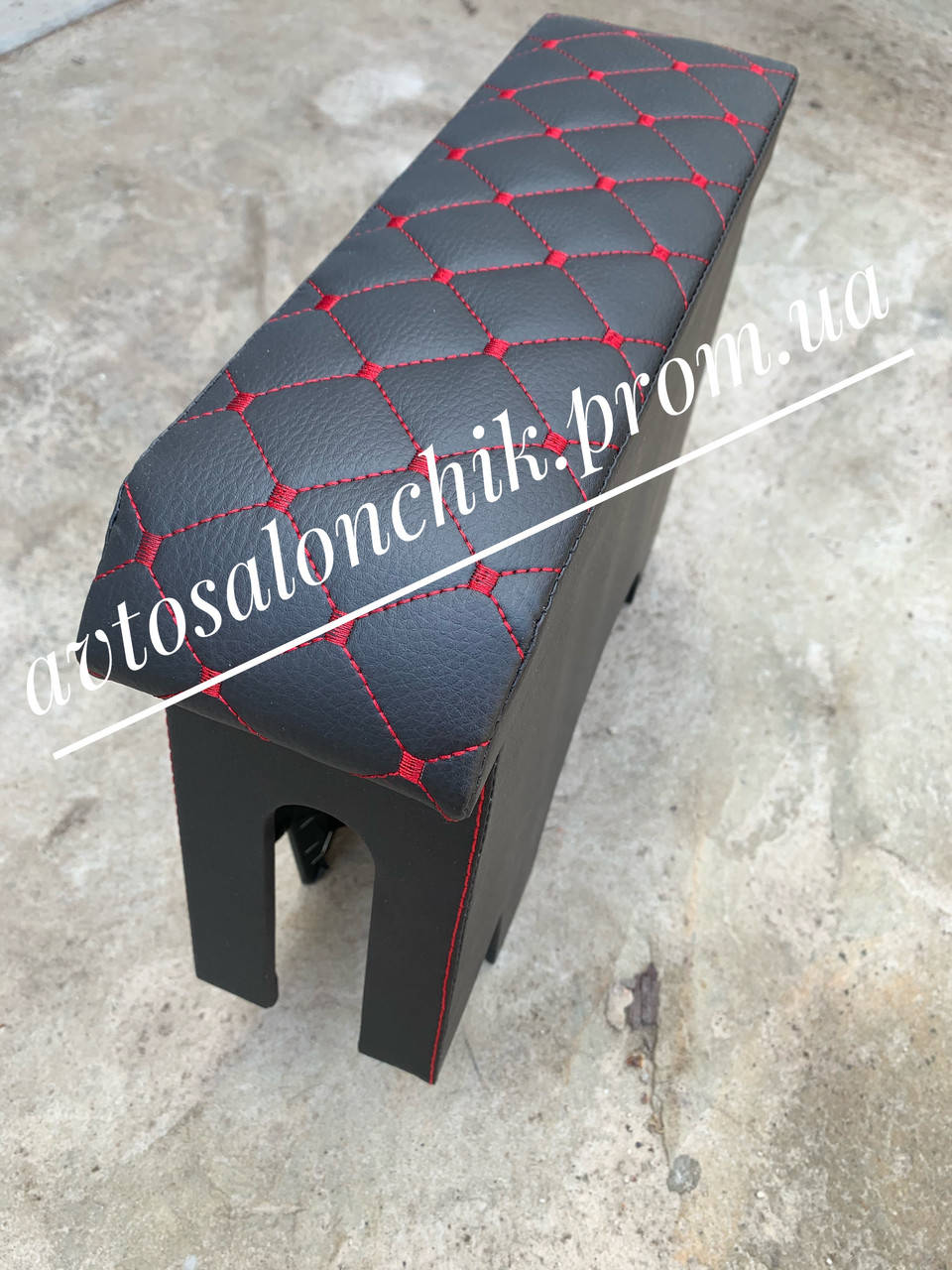 

Подлокотник бар ВАЗ 2108 2109 21099 черный с красной строчкой РОМБ ЛЮКС