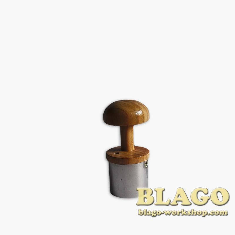 

Вирізка для просфори з нержавійки з дерев'яною ручкою 32 мм, Вырезка для просфоры 32 мм, Prosphora Cutters