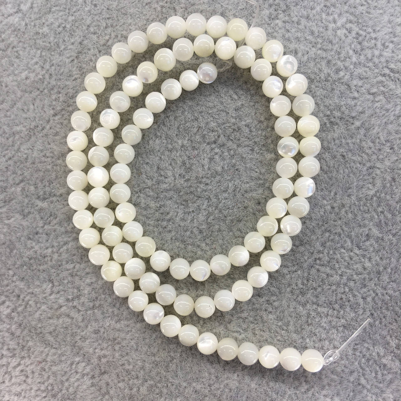 

Бусины на нитке натуральный Перламутр гладкий шарик (как лунный) d=4мм