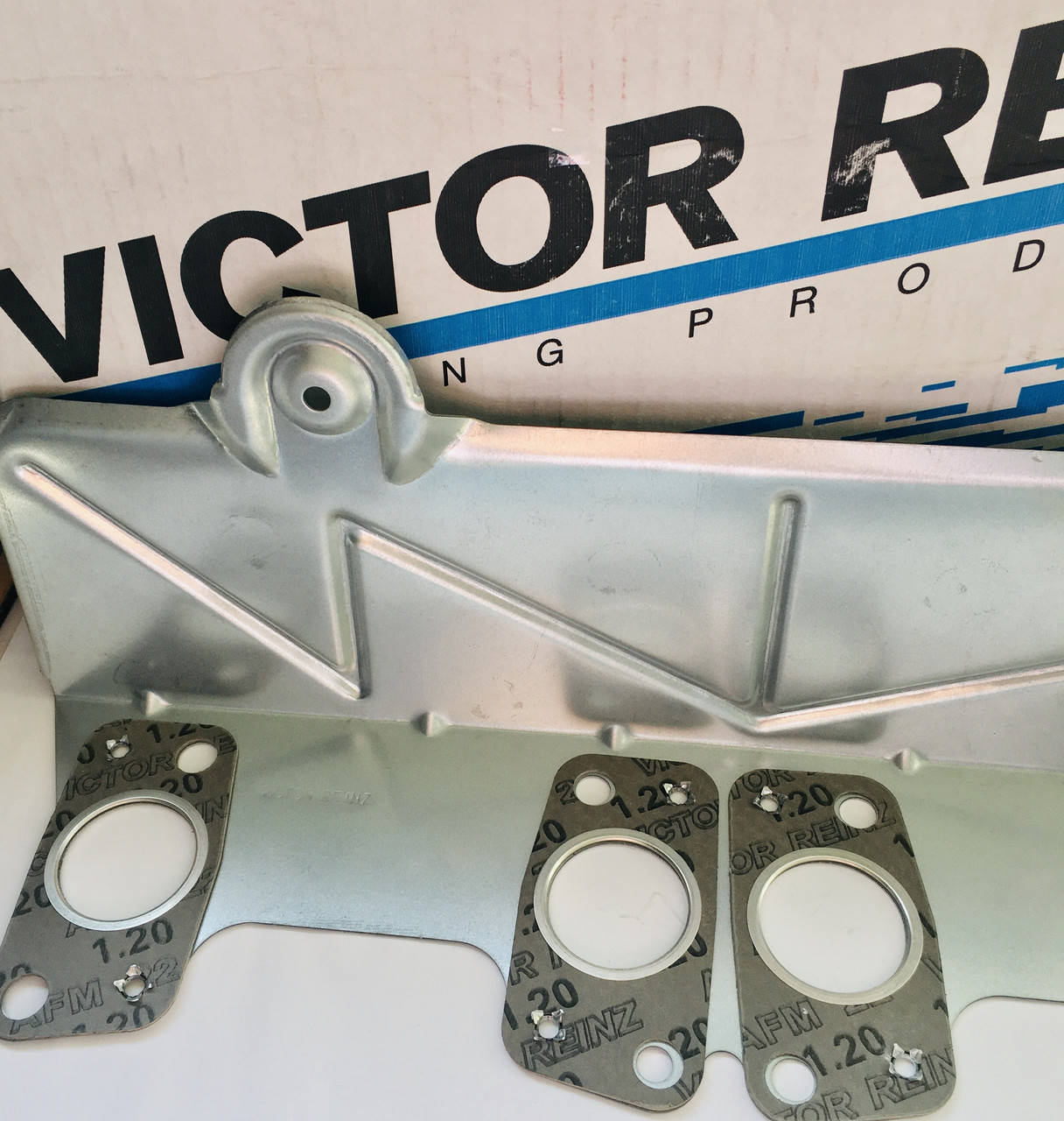 

Прокладка выпускного коллектора Samand 1.8 (Саманд) VICTOR REINZ (Германия)