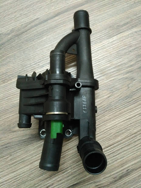 

Корпус Термостат Fiat Ford Peugeot Citroen Volvo Mazda 1336AF, 9660660380, 1675627, 31319493