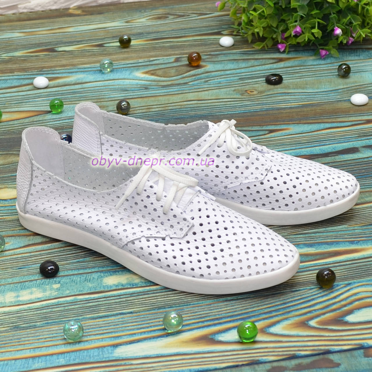 

Кожаные легкие мокасины,сквозная перфорация, Белый