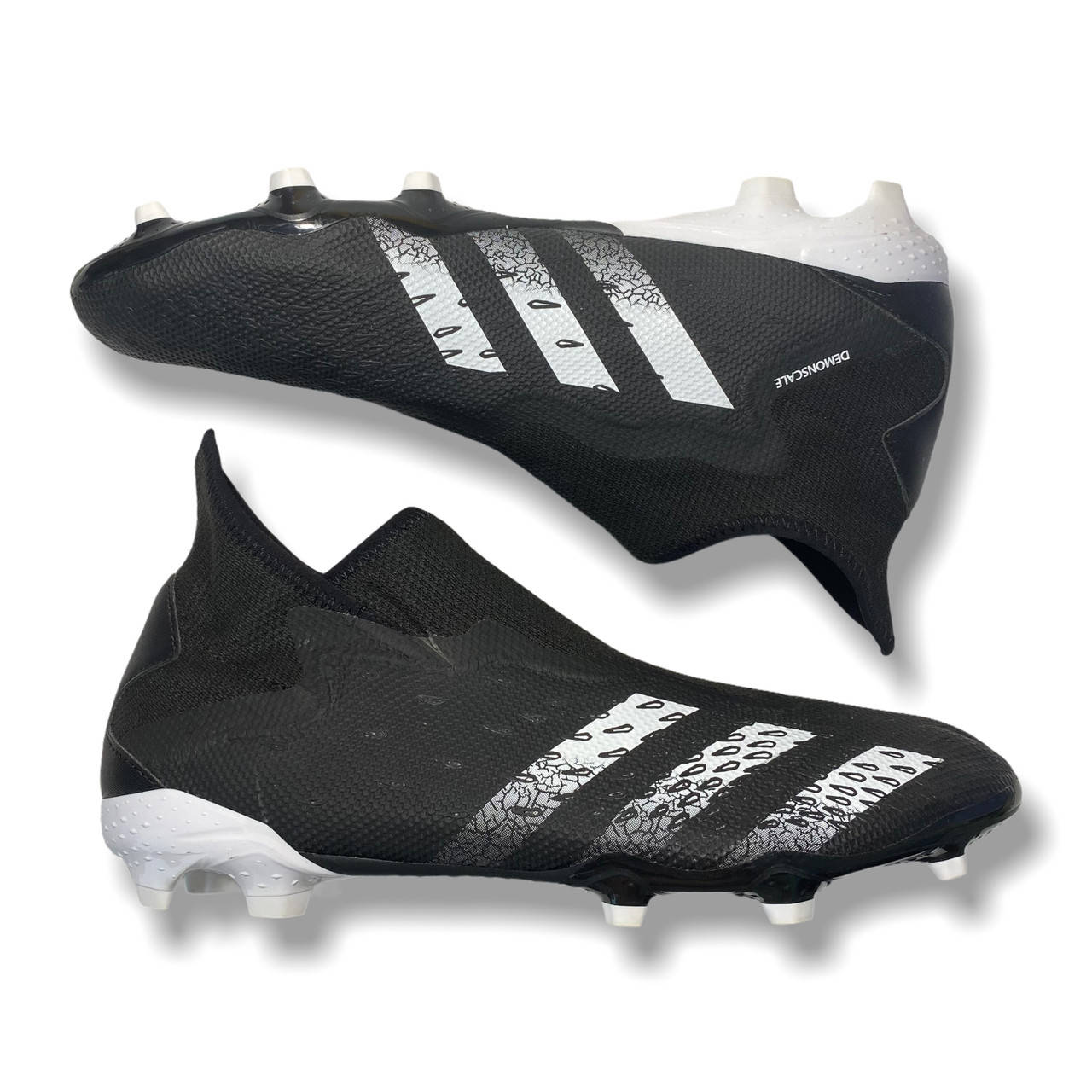 

Adidas Predator Freak.3 Laceless FG FY1034 футбольні бутси nike