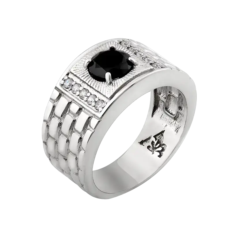 

Мужское серебряное кольцо с черным ониксом и 10 белыми фианитами 21