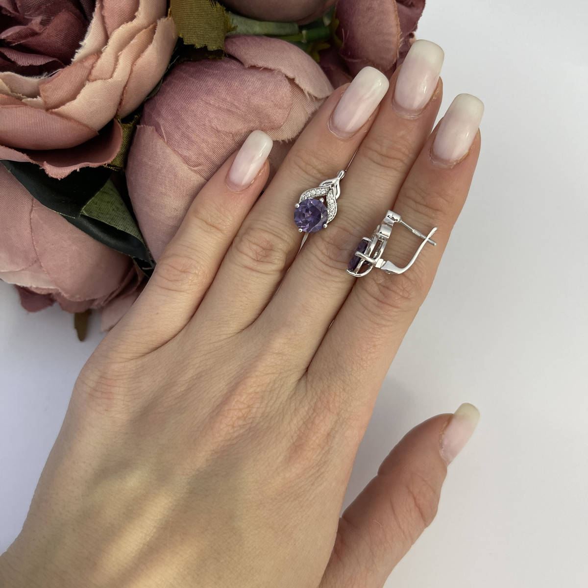 

Серебряные серьги OgoSilver с александритом 5.44ct (2107828)