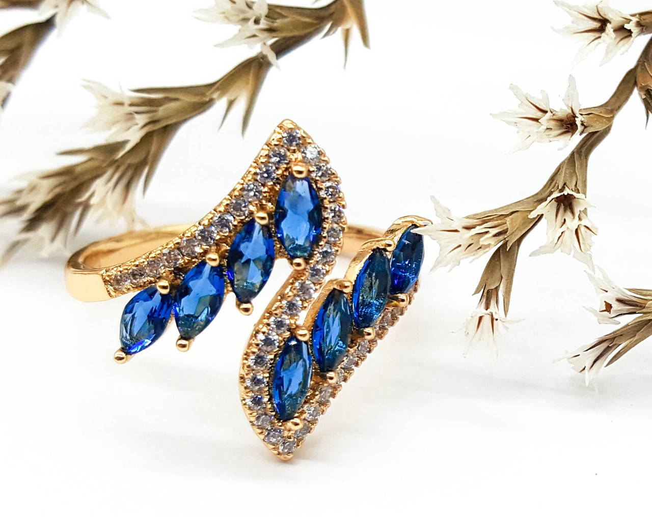 

Кольцо Зигзаг, с синим цирконием, p. 16,5 р. 17, медсталь Xuping, 18К