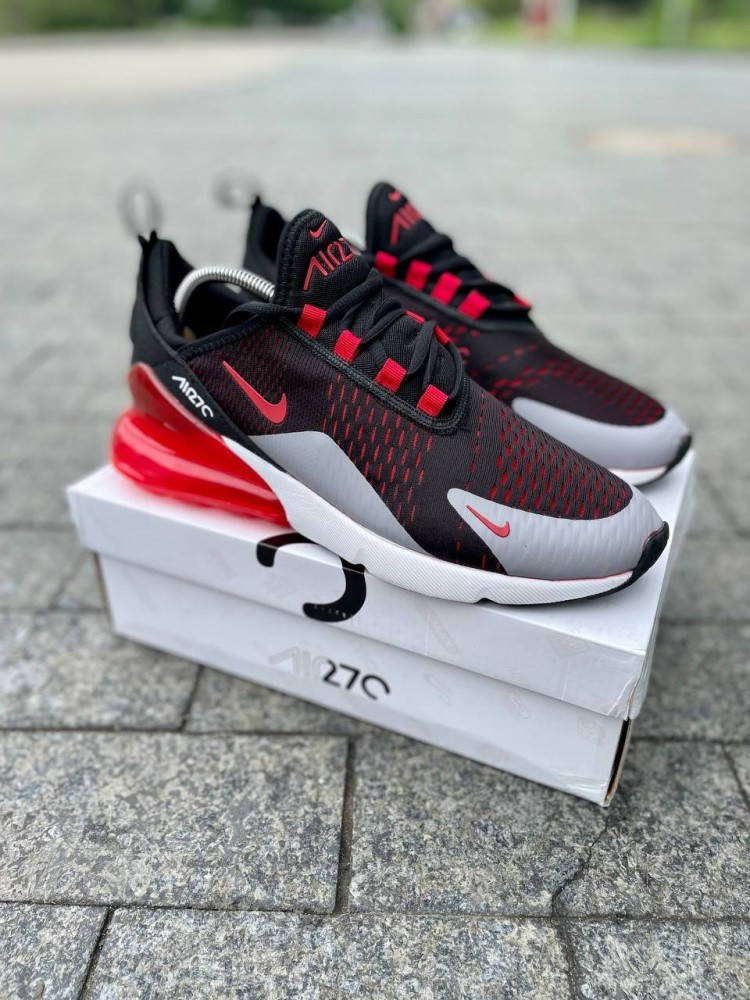 

Мужские кроссовки Nike Air Max 270 черные с красным