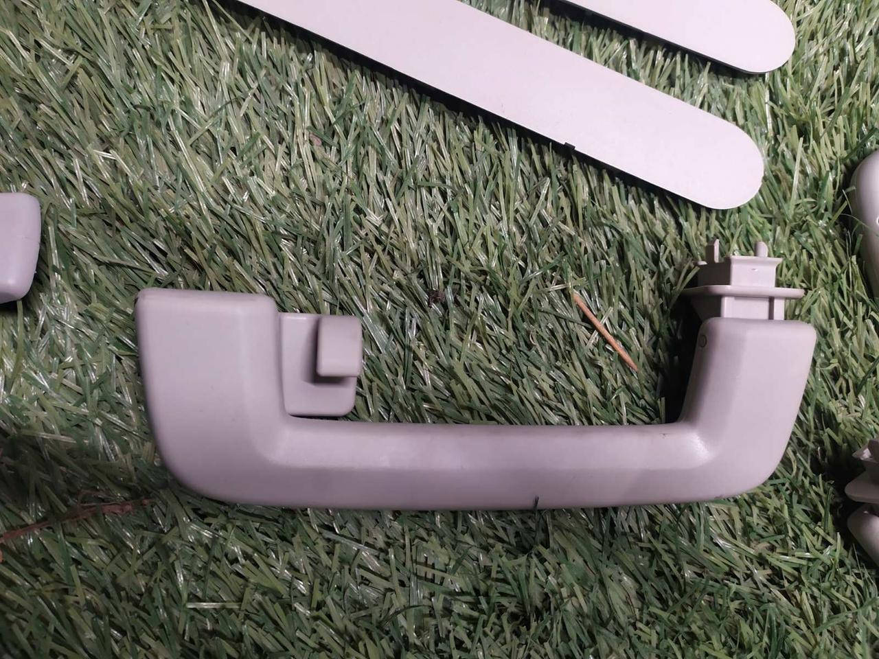

Ручка в салон Форд Фокус 2 2008-2010( Ford Focus 2 2008-2010 )