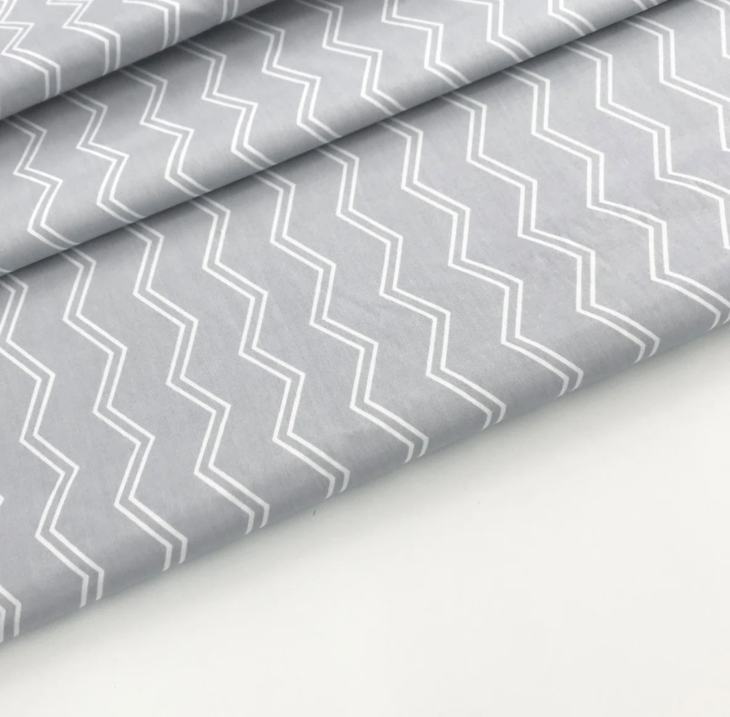 

Сатин "зигзаг белый на сером" 160, Разные цвета