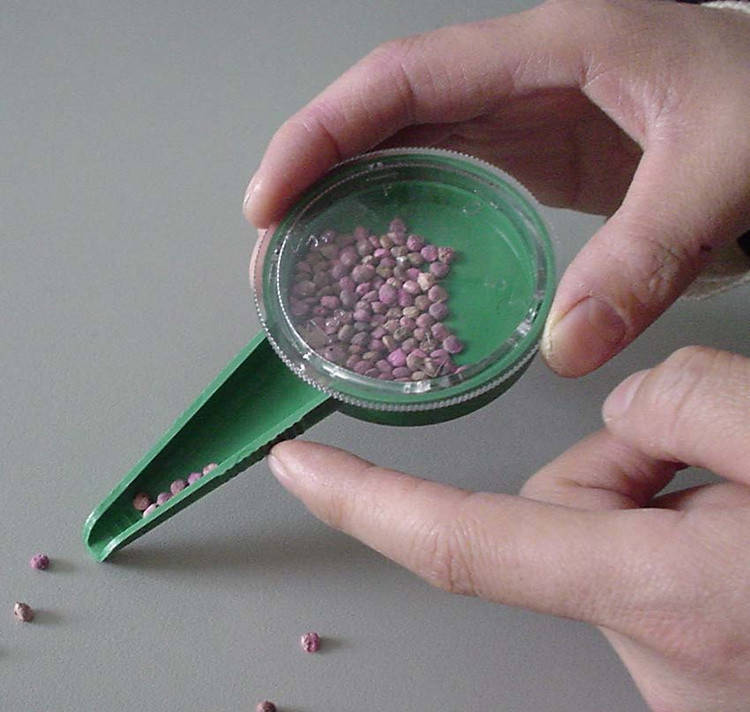 

Сеялка ручная для точечного высева семян