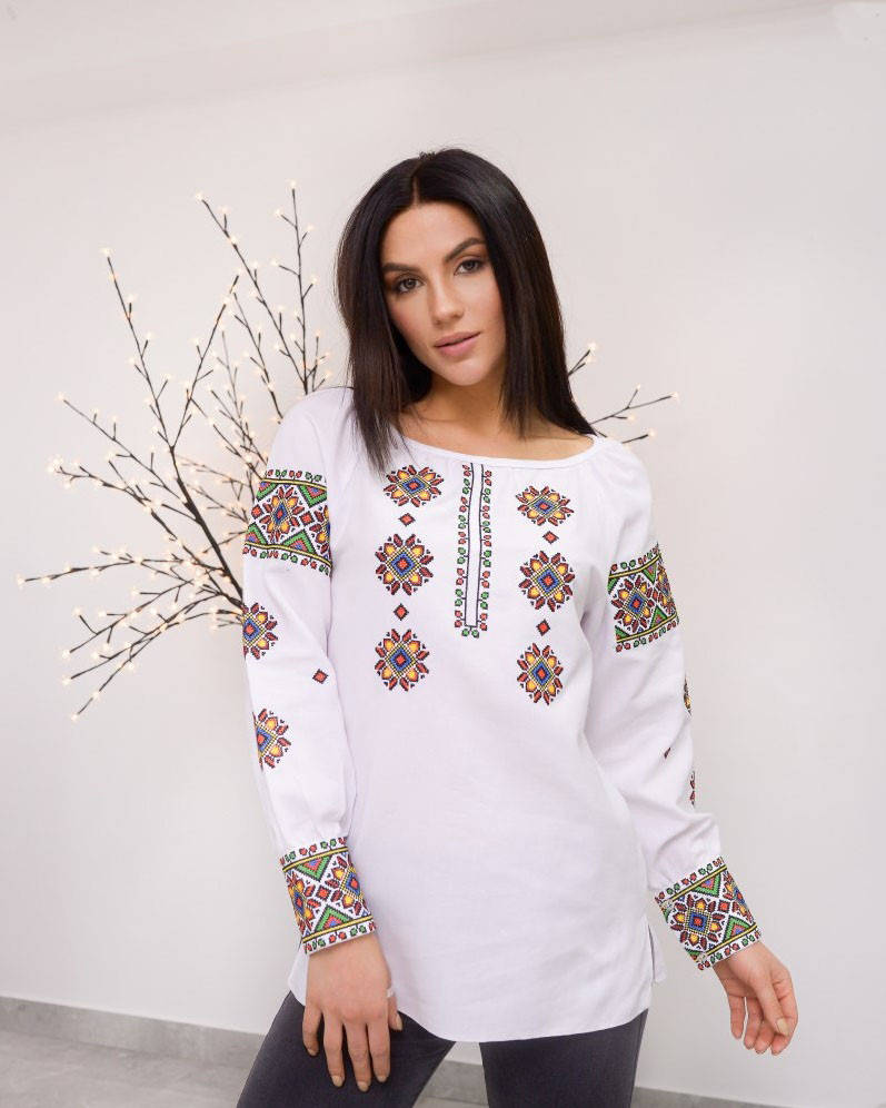 

Красивая женская вышитая блуза из льна, Белый