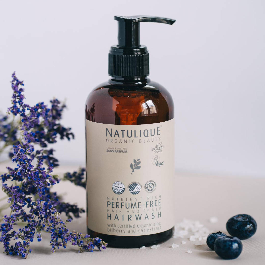 

Органический шампунь для чувствительной кожи головы Perfume - Free Hairwash. Бренд NATULIQUE (Дания)