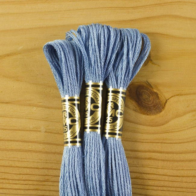 

Нитки мулине DMC 813 (Франция)