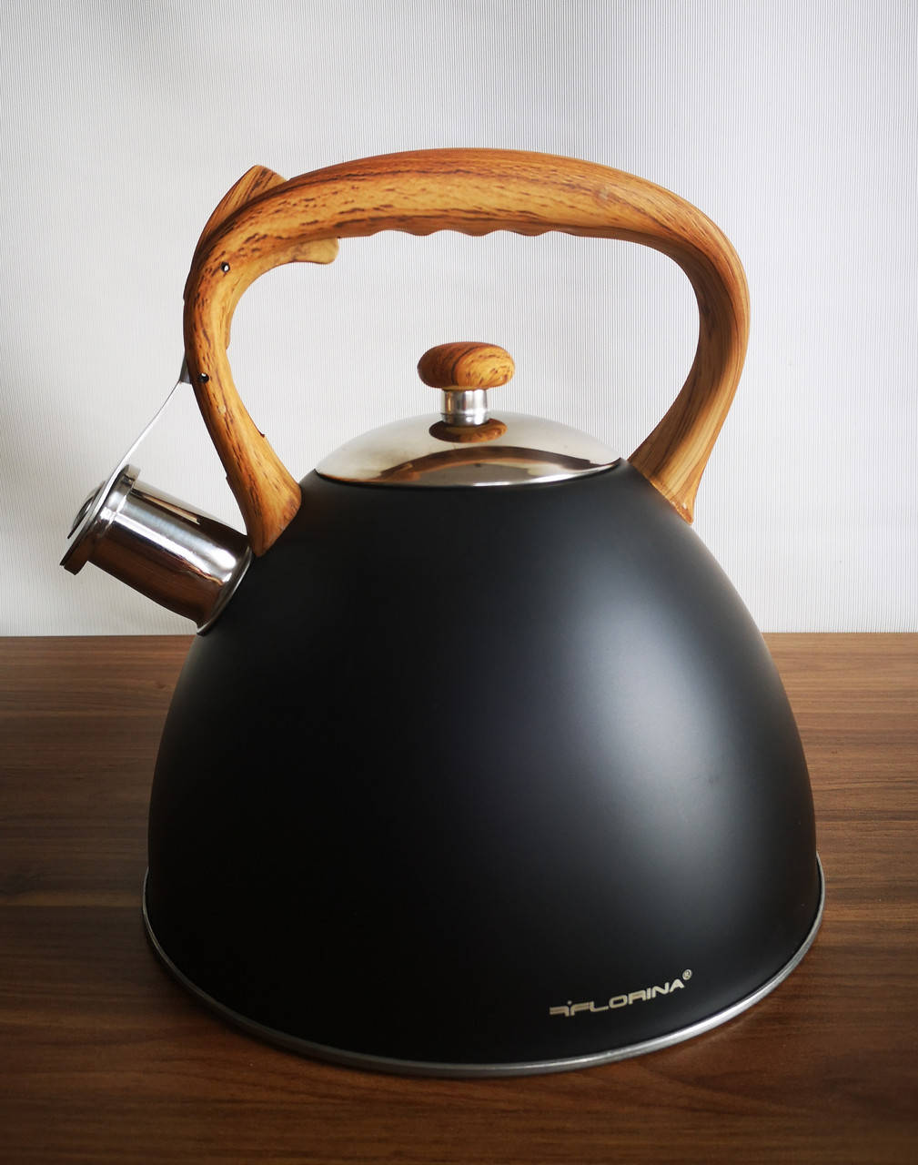 

Качественный нержавеющий чайник Florina FRANK 2,5L черный