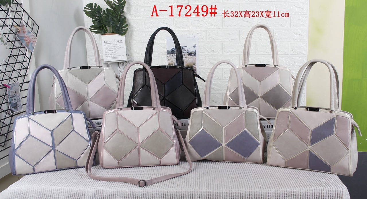 

Сумка Жіноча - штучна шкіра!