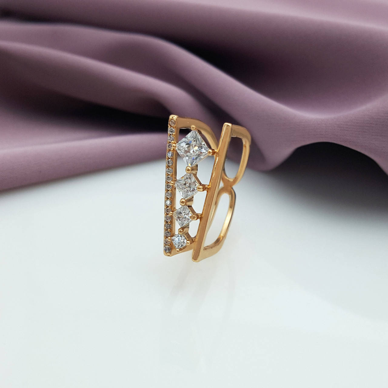 

Кольцо Горизонтальная Дорожка с камнями, р.17, р.18, р.,18,5, медзолото