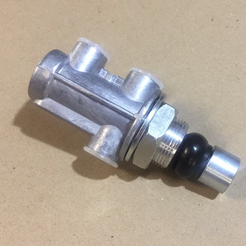 

Кран (кнопка) аварийного растормаживания (глушилка) ЗИЛ,КАМАЗ,МАЗ 64221-3537110