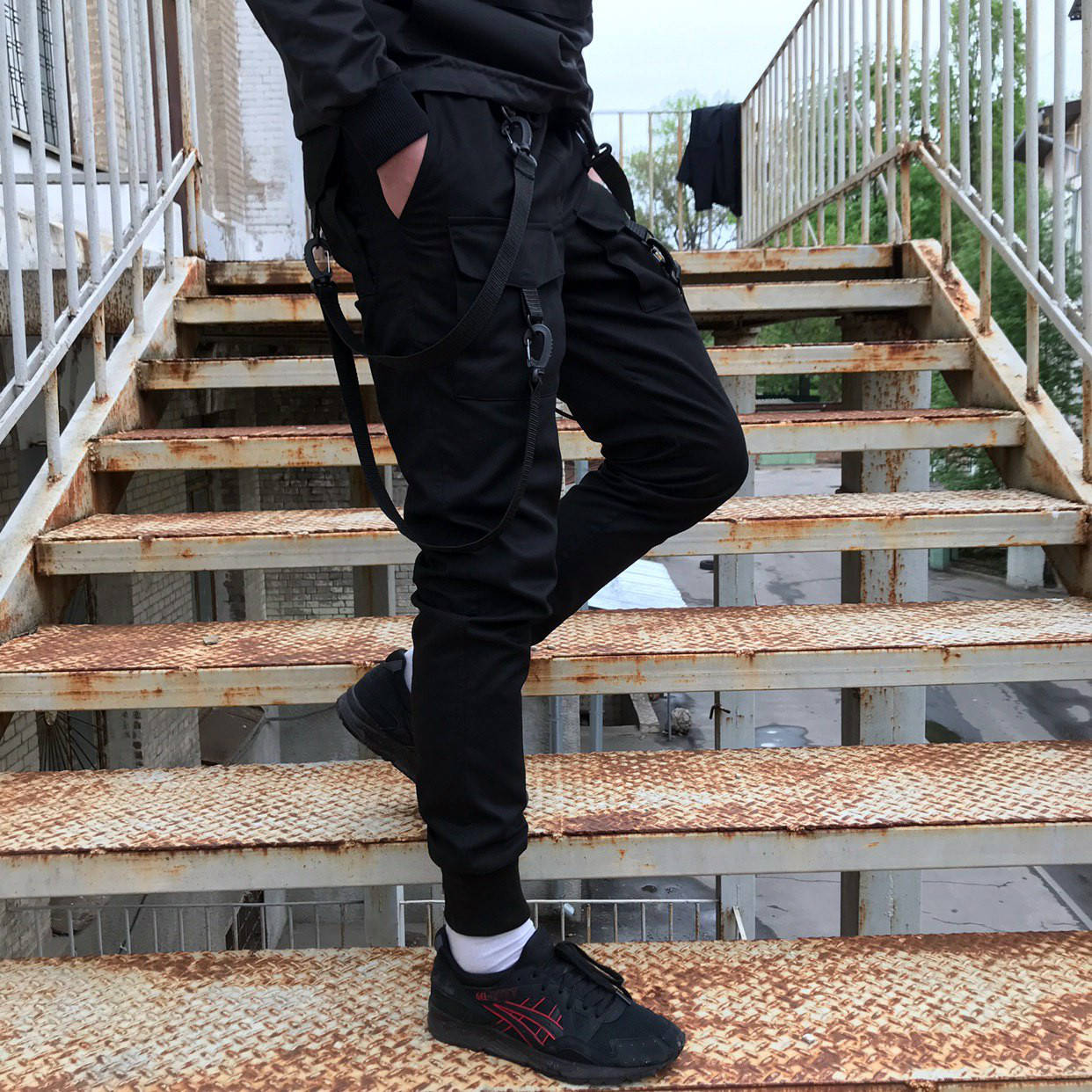 

Штаны карго мужские черные Off White Scarstrope