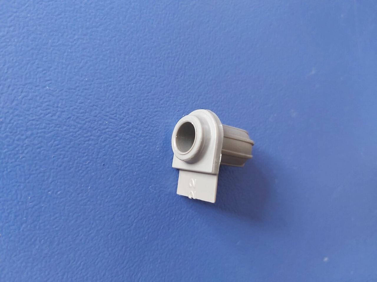 

Втулка держатель для холодильника BEKO DSE 25000 S - 4250670300