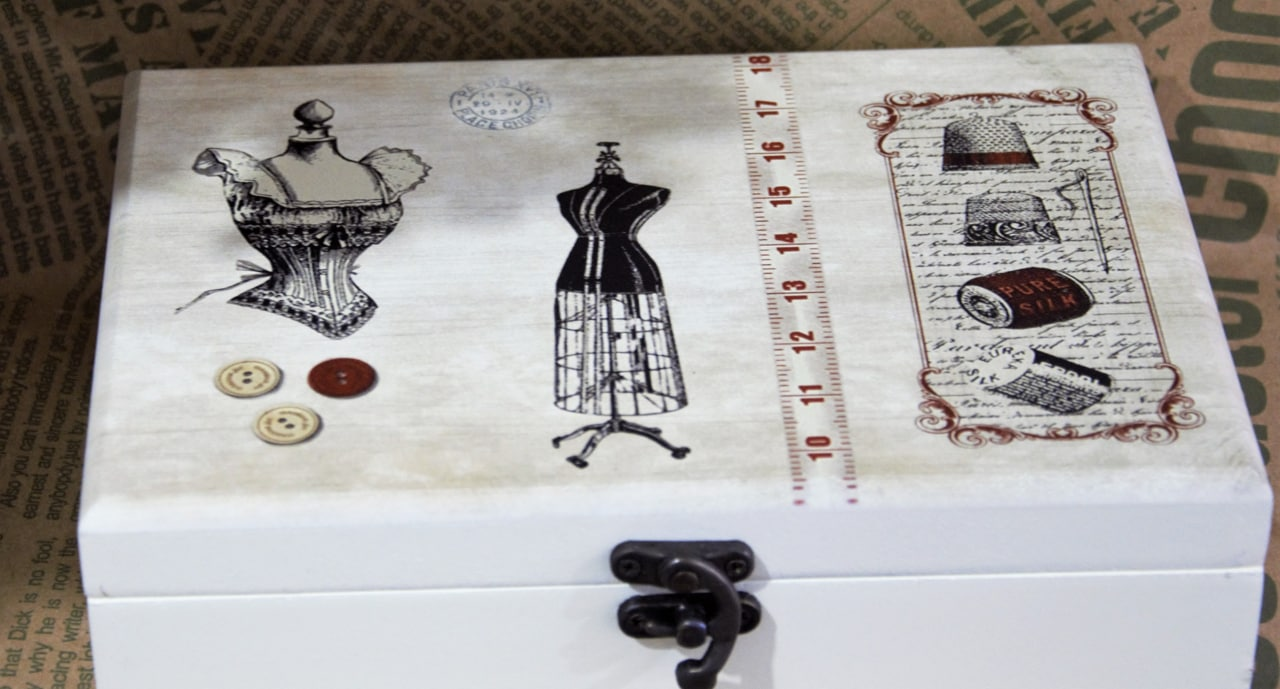 

Деревянная шкатулка «Рукодельница» для швеи