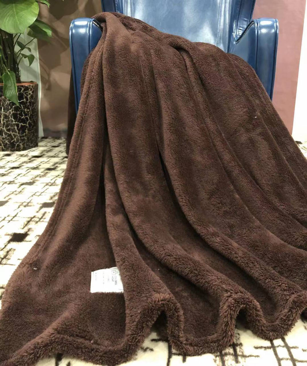 

Плед-покривало микрофибра"Пушистик" Colorful Home 215*240 см темный шоколад.