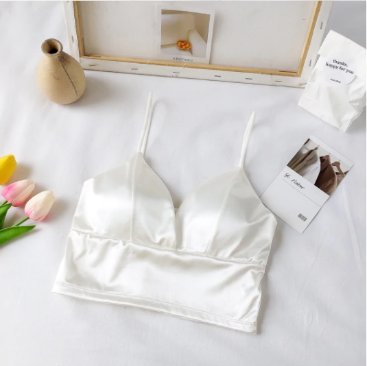 

Женский атласный топ на тонких бретелях, Белый