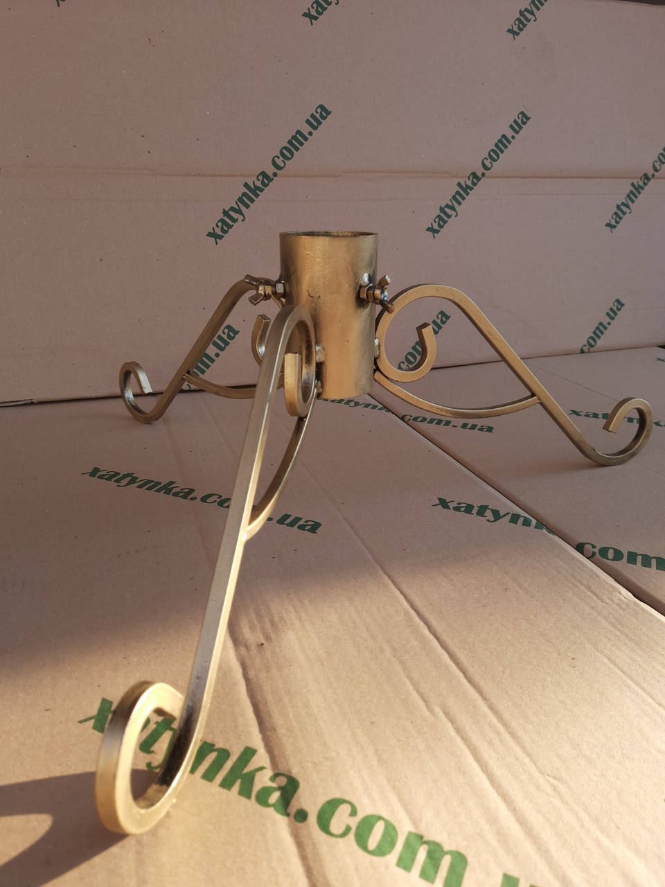 

Подставка под елку металлическая золотистая. Подставка для живой елки / сосны 60см