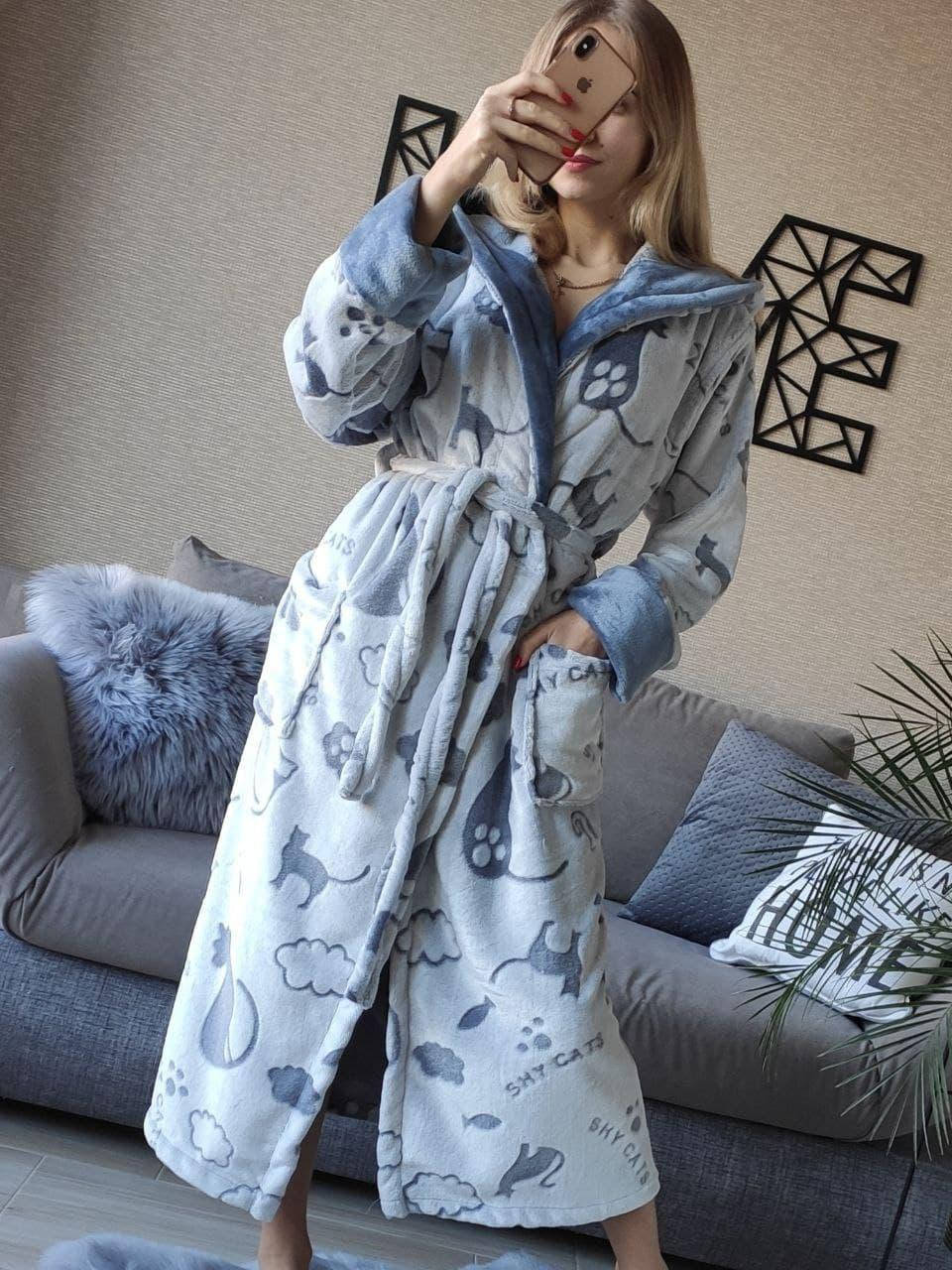 

Красивый теплый женский длинный халат серого цвета с котами, Серый