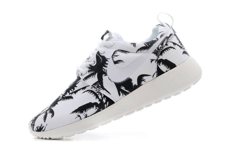 

Кроссовки Nike Roshe Run "Palm Trees" (Black/White), Разные цвета