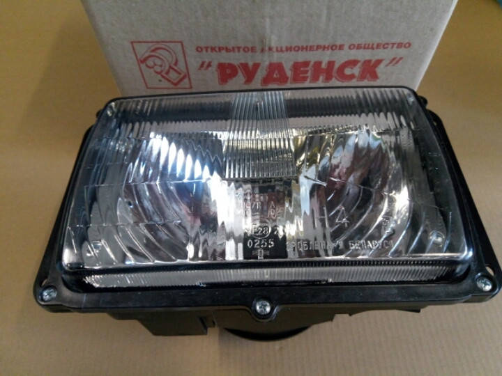 

Фара МАЗ, КАМАЗ, УРАЛ, КрАЗ, 24V с ручным коррект. 112-03.29-02