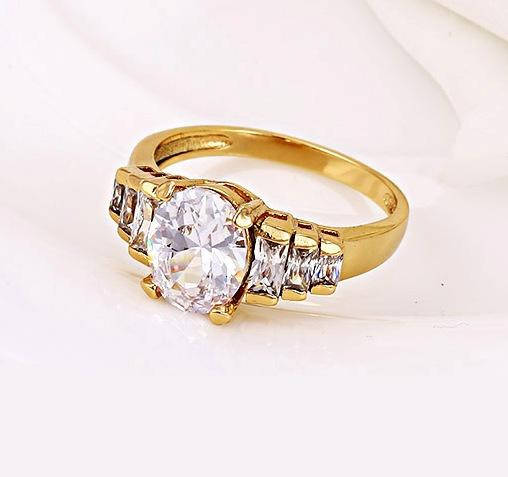 

Кольцо Классика с багетним цирконием, p. 17,5 р. 18, р. 19, медицинский сплав 18К