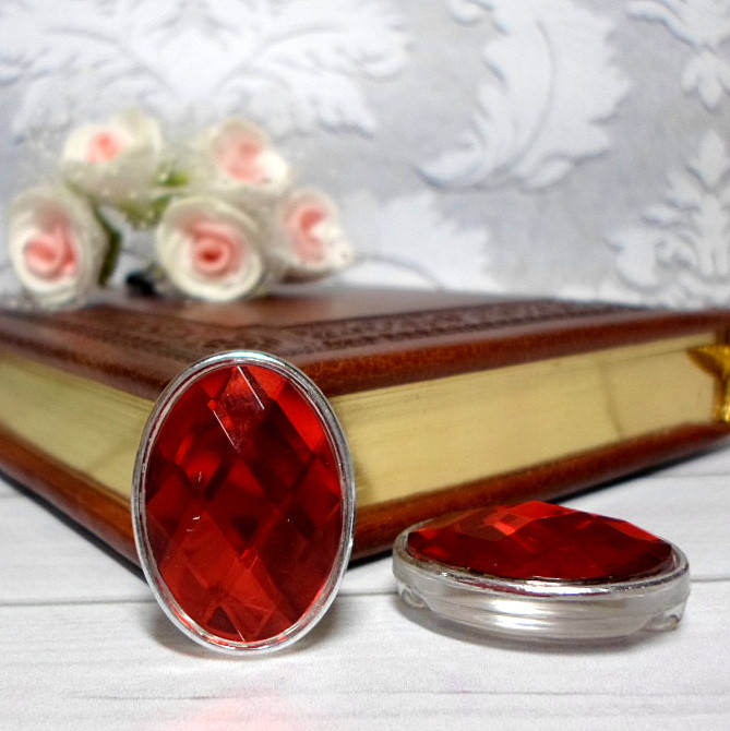 

Акриловый камень в пластиковой оправе, 25 х 18 мм, цвет красный, Белый