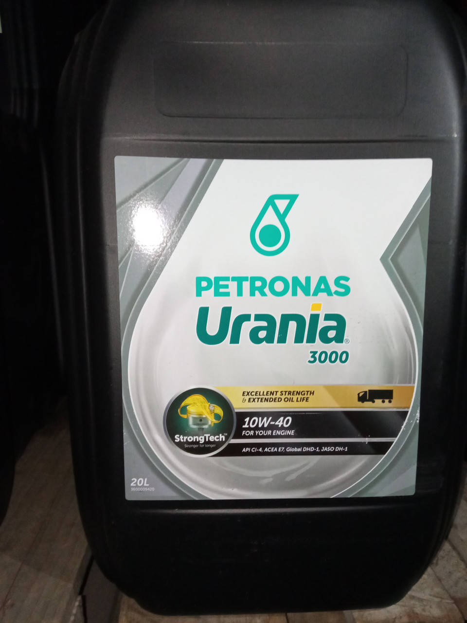 

Масло моторное для грузовиков PETRONAS URANIA 3000 10W40 20л.